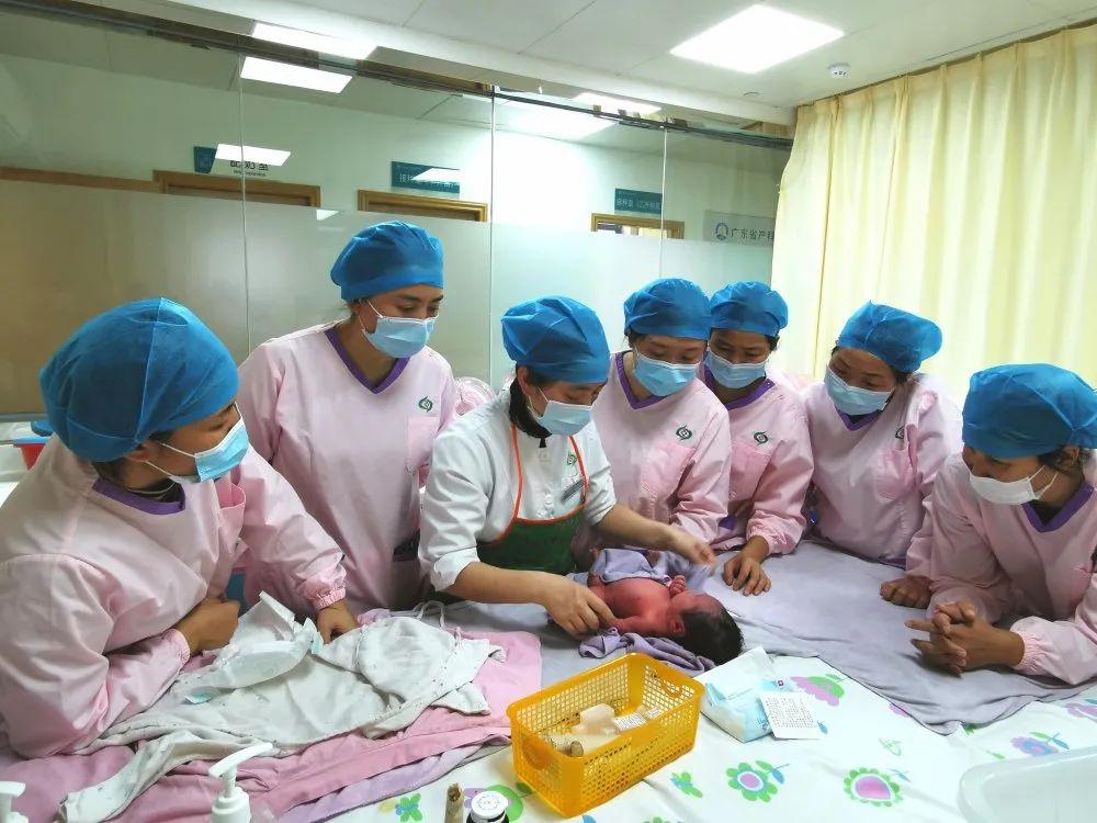 安乡县妇婴监护型护送